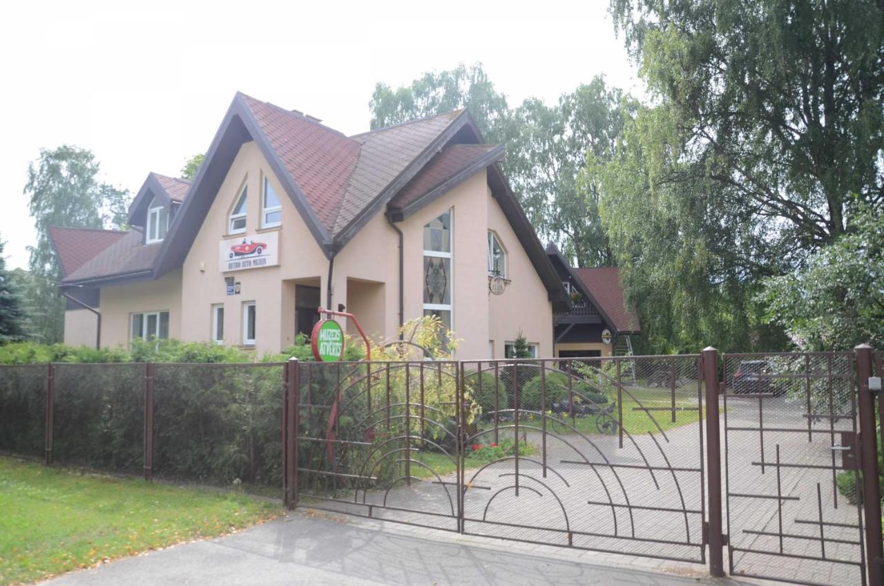 Classic Car Museum Apartment Riga Exterior photo